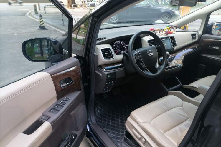 Used Honda Odyssey 2017 2.4L Luxury Edition Driver Seat
