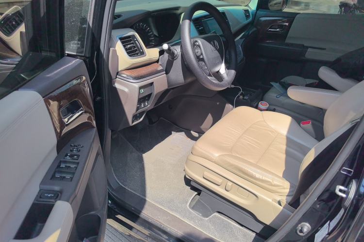 Used Honda Odyssey 2017 2.4L Luxury Edition Driver Seat