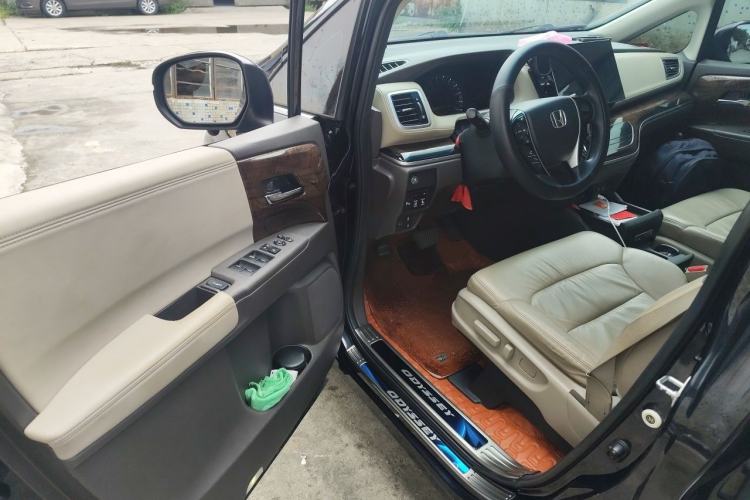 Used Honda Odyssey 2017 2.4L Luxury Edition Driver Seat