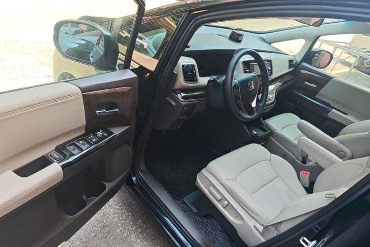 Used Honda Odyssey 2017 2.4L Luxury Edition Driver Seat