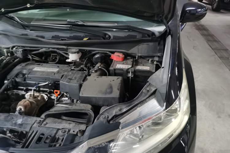 Used Honda Odyssey 2017 2.4L Smart Edition Engine Bay Left