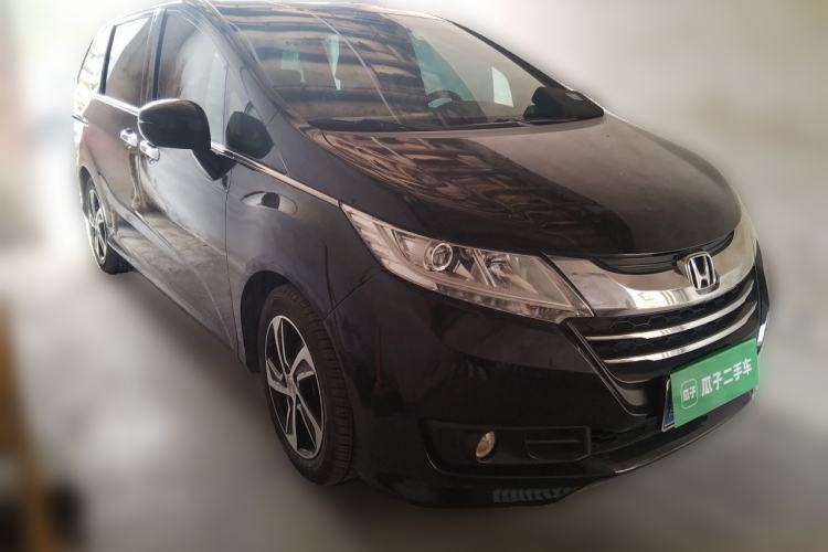 Used Honda Odyssey 2017 2.4L Luxury Edition Front Right 45 Deg