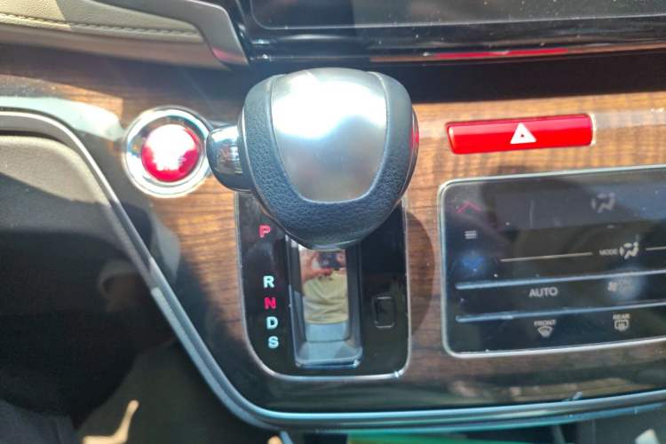 Used Honda Odyssey 2017 2.4L Luxury Edition Gear Lever