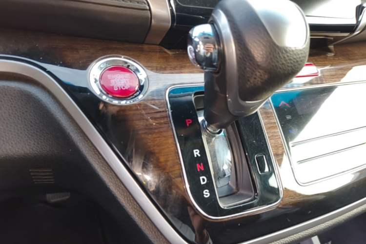Used Honda Odyssey 2017 2.4L Smart Edition Gear Lever