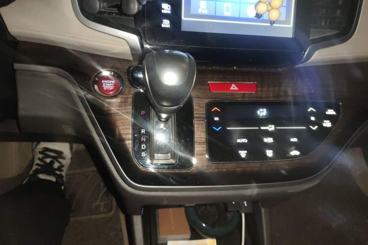 Used Honda Odyssey 2017 2.4L Luxury Edition Gear Lever