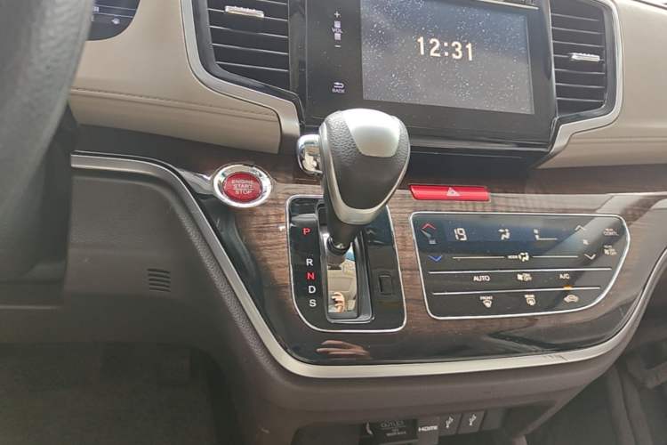 Used Honda Odyssey 2017 2.4L Luxury Edition Gear Lever