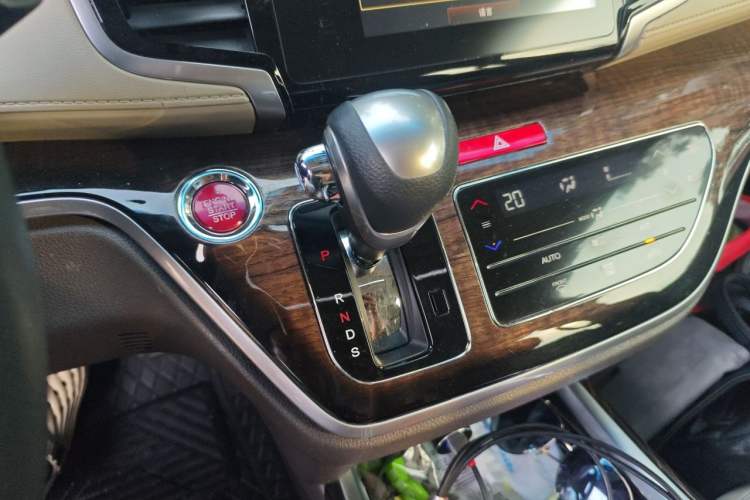 Used Honda Odyssey 2017 2.4L Luxury Edition Gear Lever