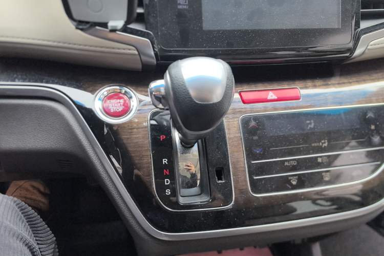Used Honda Odyssey 2017 2.4L Luxury Edition Gear Lever