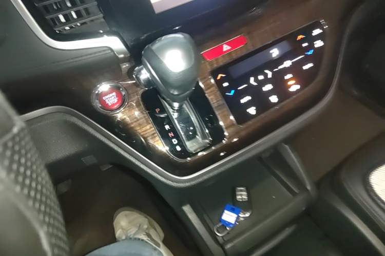 Used Honda Odyssey 2017 2.4L Smart Edition Gear Lever