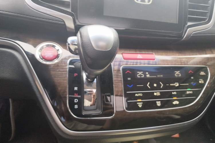 Used Honda Odyssey 2017 2.4L Smart Edition Gear Lever