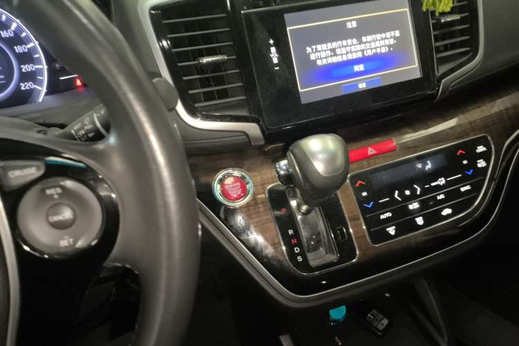 Used Honda Odyssey 2017 2.4L Smart Edition Gear Lever