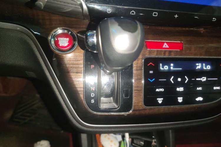 Used Honda Odyssey 2017 2.4L Smart Edition Gear Lever