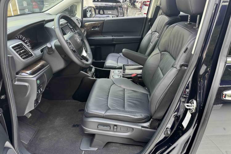 Used Honda Odyssey 2017 2.4L Smart Edition Interior 5