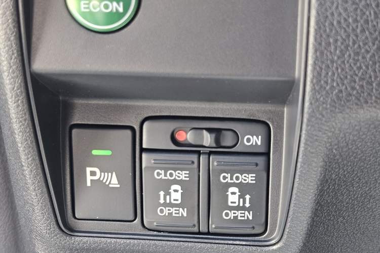 Used Honda Odyssey 2017 2.4L Smart Edition Interior 8