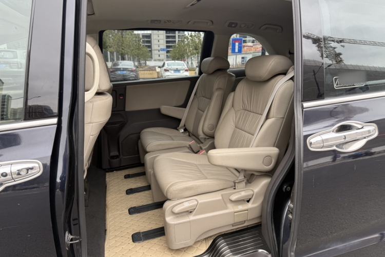 Used Honda Odyssey 2017 2.4L Luxury Edition Interior 9
