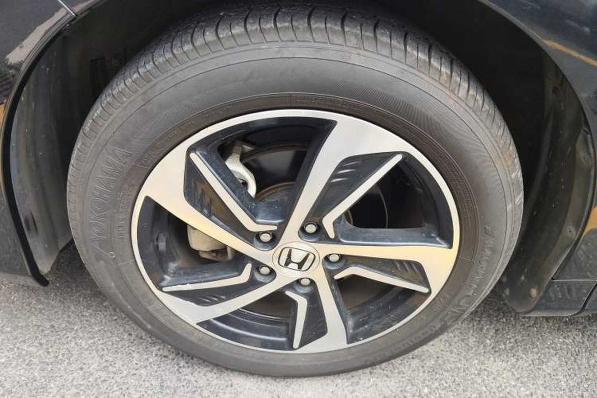 Used Honda Odyssey 2017 2.4L Luxury Edition Left Front Wheel Hub
