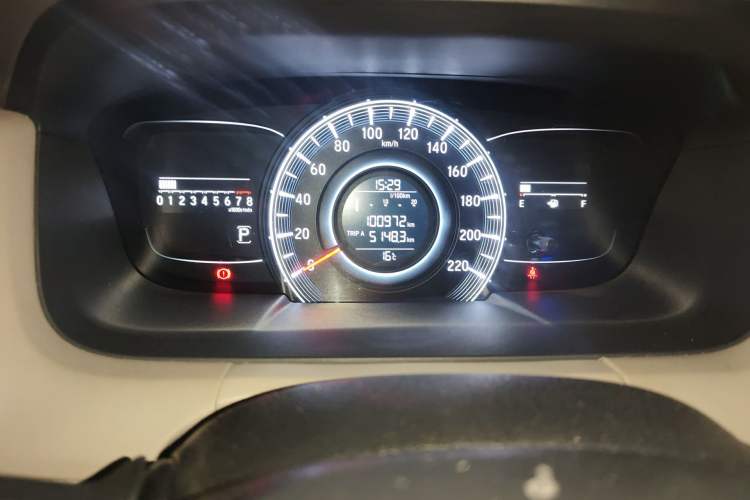 Used Honda Odyssey 2017 2.4L Luxury Edition Odometer Close Up