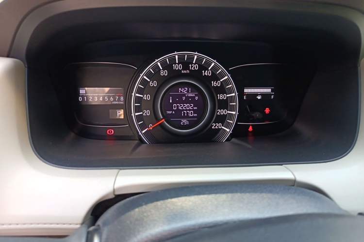 Used Honda Odyssey 2017 2.4L Smart Edition Odometer Close Up