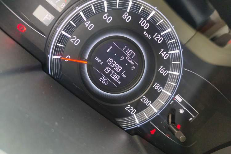 Used Honda Odyssey 2017 2.4L Luxury Edition Odometer Close Up