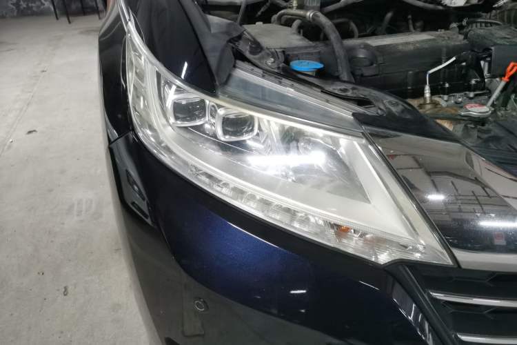 Used Honda Odyssey 2017 2.4L Smart Edition Right Front Headlight