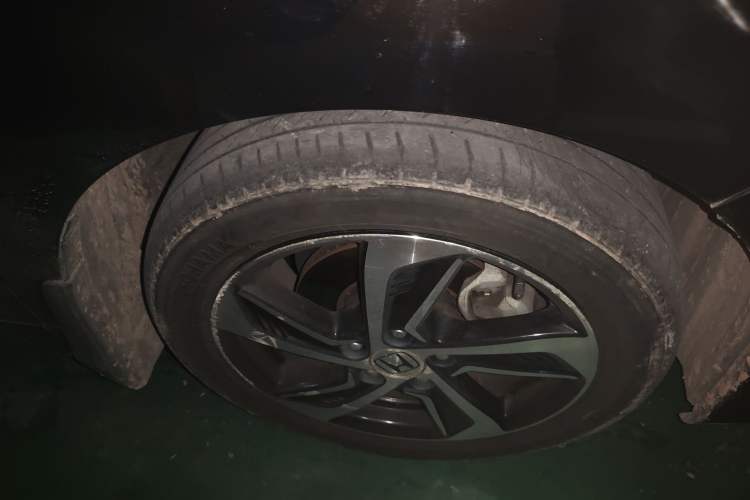 Used Honda Odyssey 2017 2.4L Luxury Edition Right Front Wheel Hub