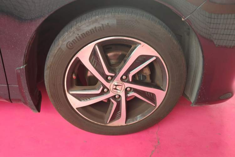 Used Honda Odyssey 2017 2.4L Smart Edition Right Front Wheel Hub
