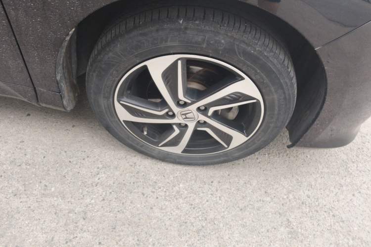 Used Honda Odyssey 2017 2.4L Smart Edition Right Front Wheel Hub