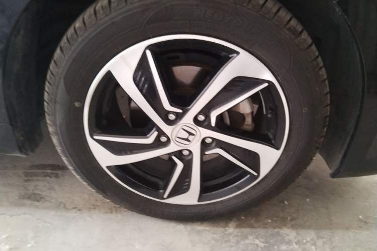 Used Honda Odyssey 2017 2.4L Luxury Edition Right Front Wheel Hub