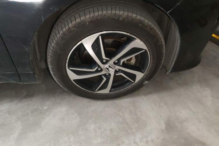 Used Honda Odyssey 2017 2.4L Smart Edition Right Front Wheel Hub