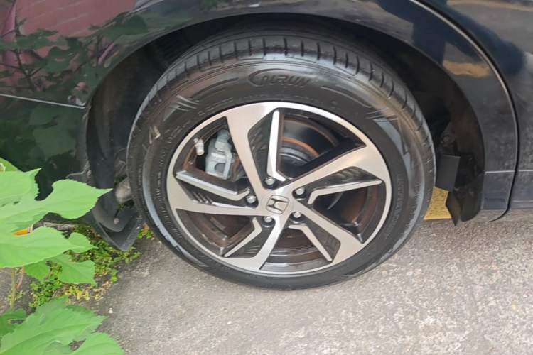 Used Honda Odyssey 2017 2.4L Luxury Edition Right Rear Wheel Hub