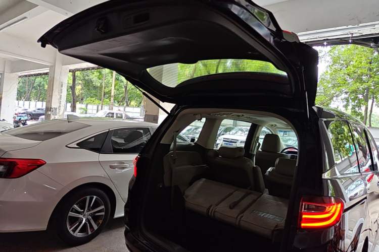 Used Honda Odyssey 2017 2.4L Luxury Edition Trunk