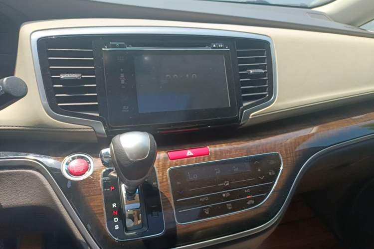 Used Honda Odyssey 2017 2.4L Luxury Edition Audio And AC Panel