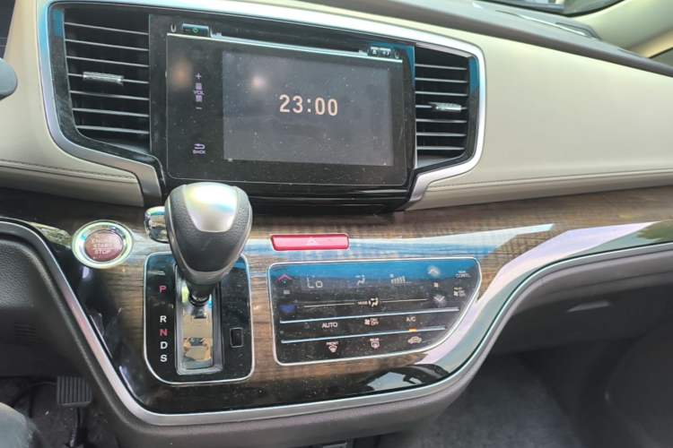Used Honda Odyssey 2017 2.4L Luxury Edition Audio And AC Panel