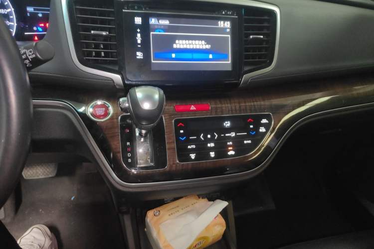 Used Honda Odyssey 2017 2.4L Smart Edition Audio And AC Panel
