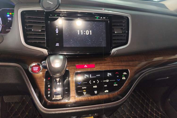 Used Honda Odyssey 2017 2.4L Smart Edition Audio And AC Panel