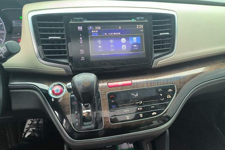 Used Honda Odyssey 2017 2.4L Luxury Edition Audio And AC Panel