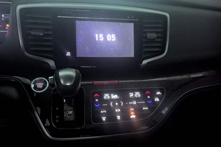 Used Honda Odyssey 2017 2.4L Smart Edition Audio And AC Panel