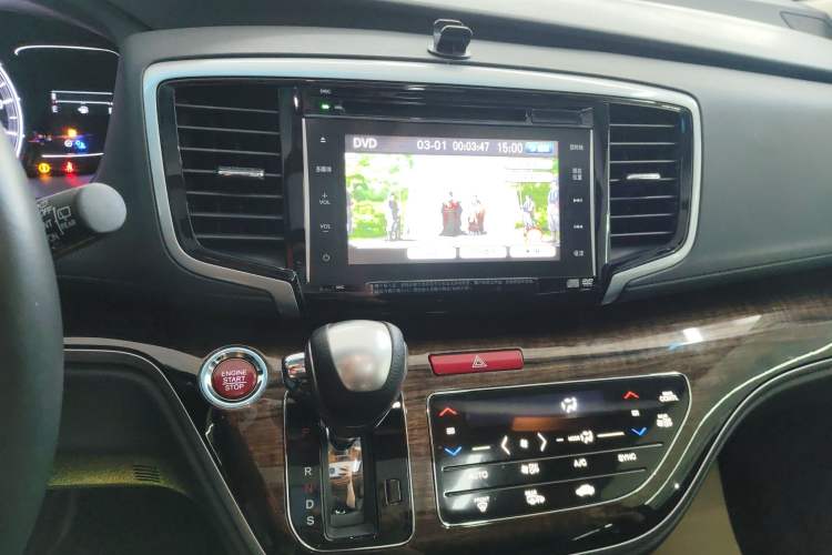 Used Honda Odyssey 2017 2.4L Supreme Edition Audio And AC Panel