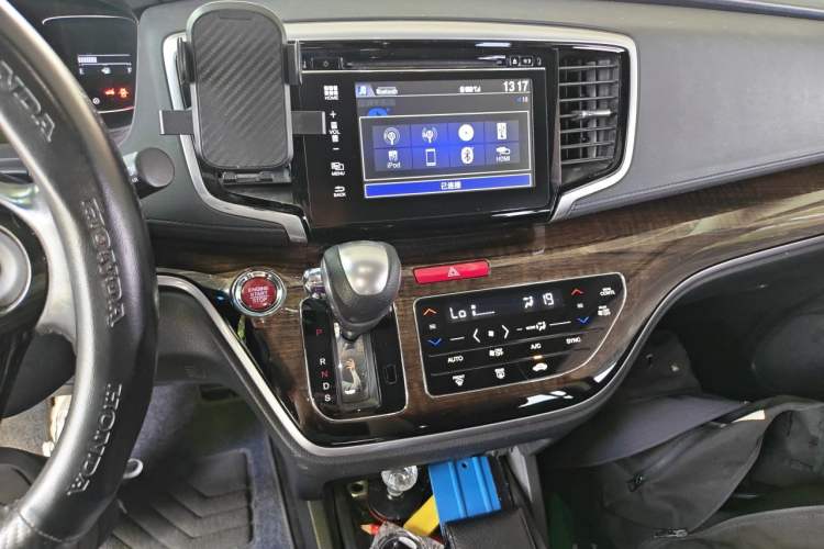 Used Honda Odyssey 2017 2.4L Smart Edition Audio And AC Panel