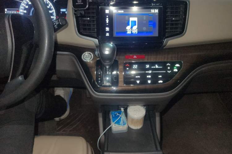 Used Honda Odyssey 2017 2.4L Luxury Edition Audio And AC Panel
