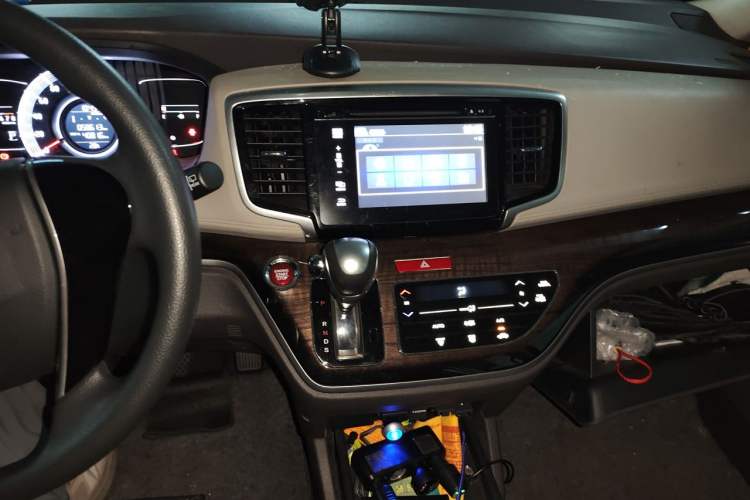 Used Honda Odyssey 2017 2.4L Luxury Edition Audio And AC Panel
