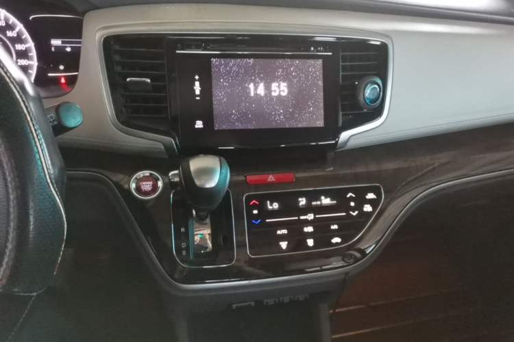 Used Honda Odyssey 2017 2.4L Luxury Edition Audio And AC Panel