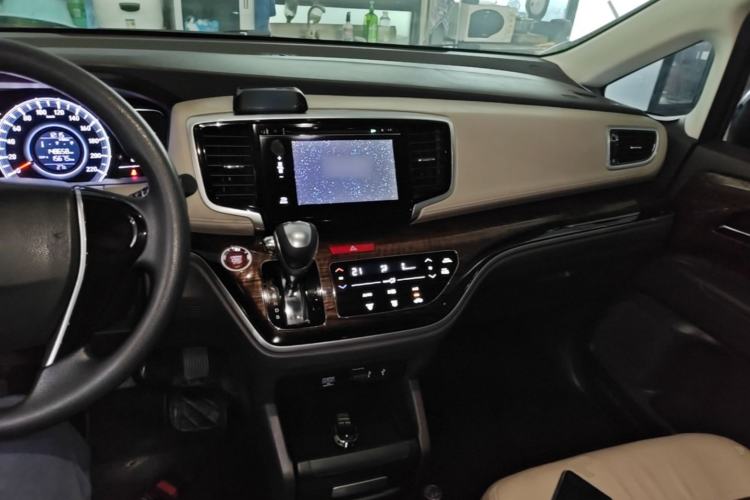 Used Honda Odyssey 2017 2.4L Luxury Edition Center Console