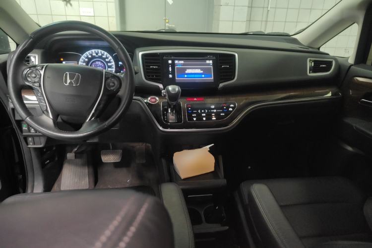 Used Honda Odyssey 2017 2.4L Smart Edition Center Console