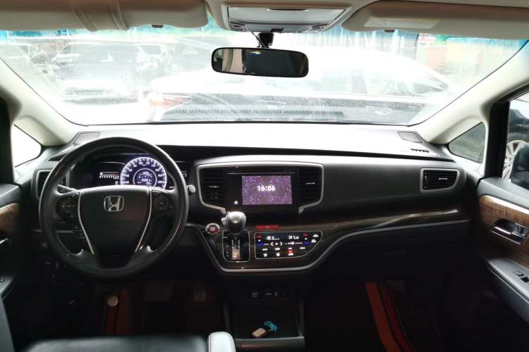 Used Honda Odyssey 2017 2.4L Smart Edition Center Console