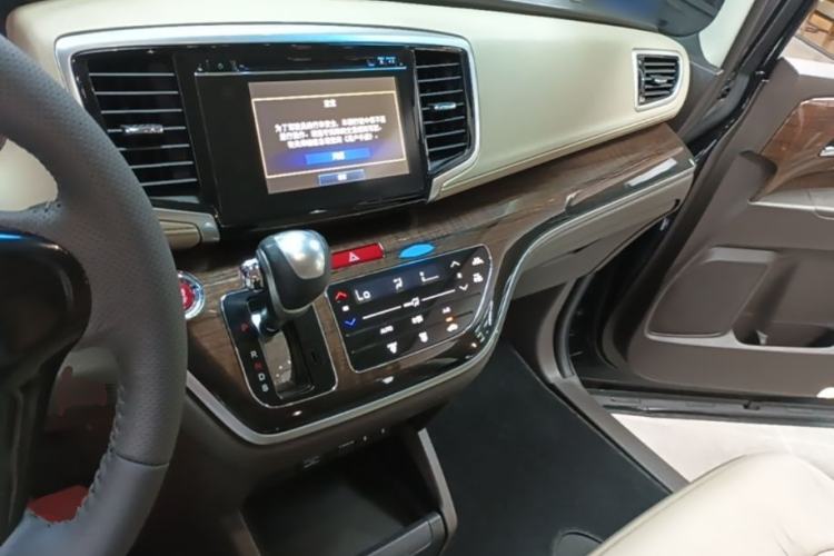 Used Honda Odyssey 2017 2.4L Luxury Edition Center Console