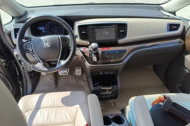 Used Honda Odyssey 2017 2.4L Luxury Edition Center Console