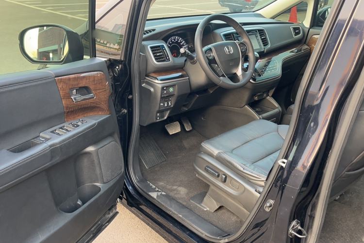 Used Honda Odyssey 2017 2.4L Supreme Edition Driver Seat