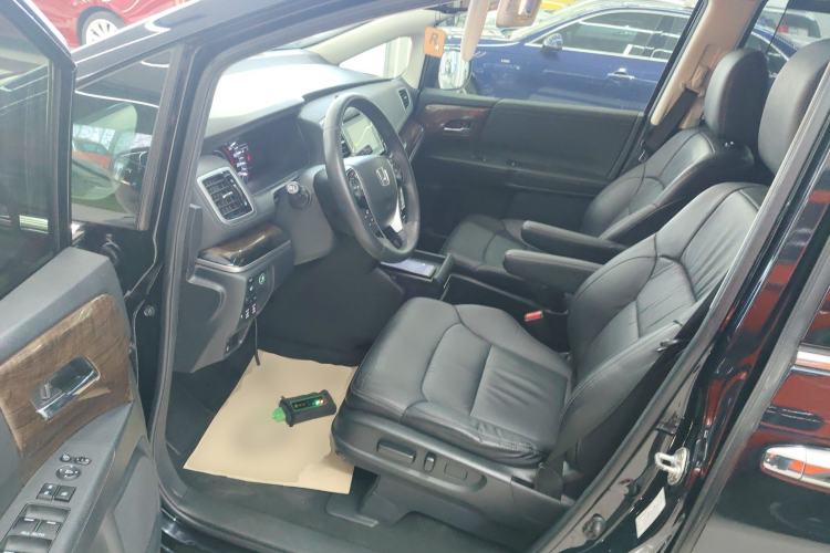 Used Honda Odyssey 2017 2.4L Supreme Edition Driver Seat