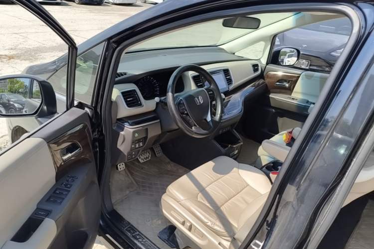 Used Honda Odyssey 2017 2.4L Luxury Edition Driver Seat
